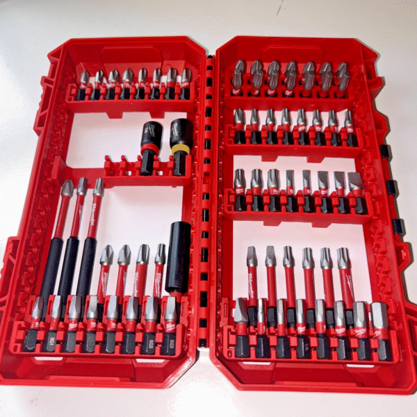 Milwaukee SHOCKWAVE Impact Duty Alloy Steel Screw Driver Bit Set  (70-Piece) - Image 2